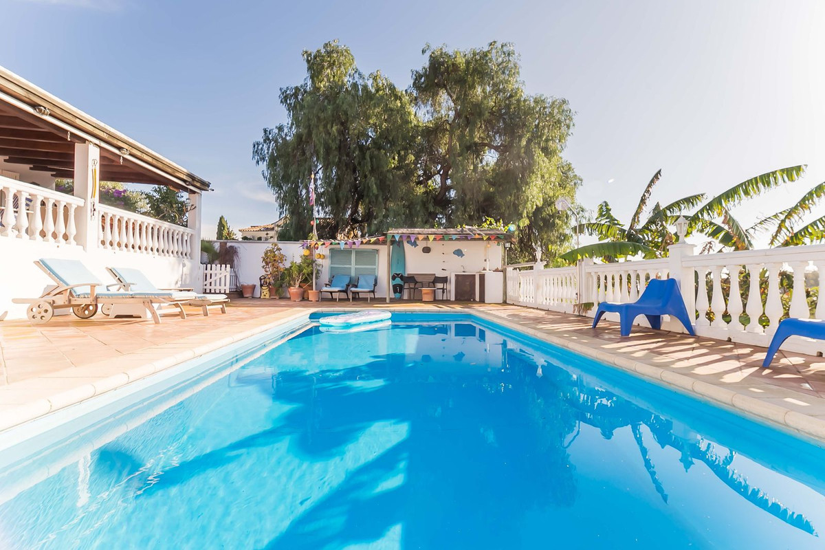 https://cdn.resales-online.com/public/apvd808bvq/properties/8cefb77363f811ed98460217bc231ef4/w1200/1-7980e48d732b6fc85c14b43b94d2aa54.jpg?v=1668450276