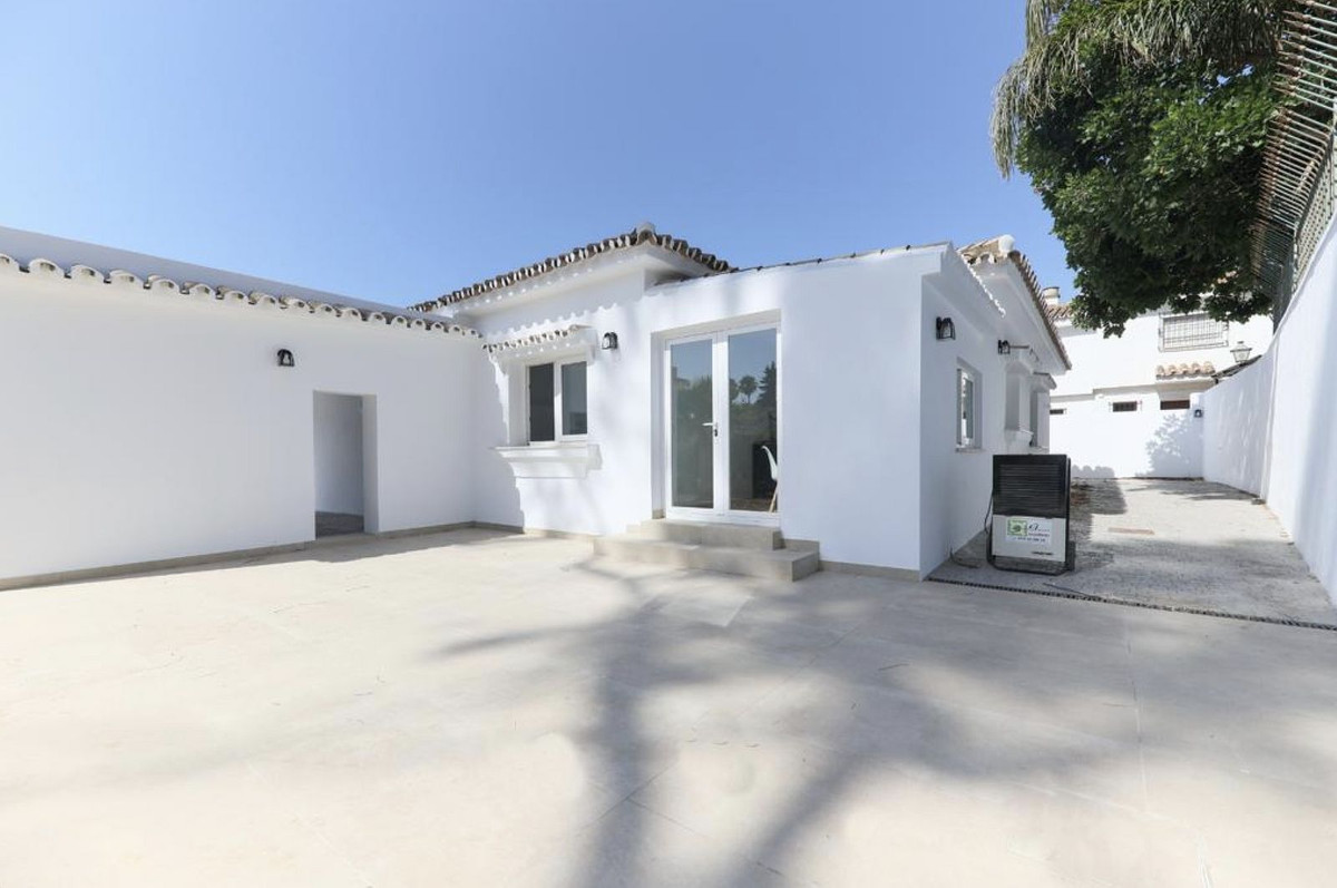 https://cdn.resales-online.com/public/ospxz0opw4/properties/d8b7d001288a11edad230217bc231ef4/w1200/1-7980e48d732b6fc85c14b43b94d2aa54.jpg?v=1662133664