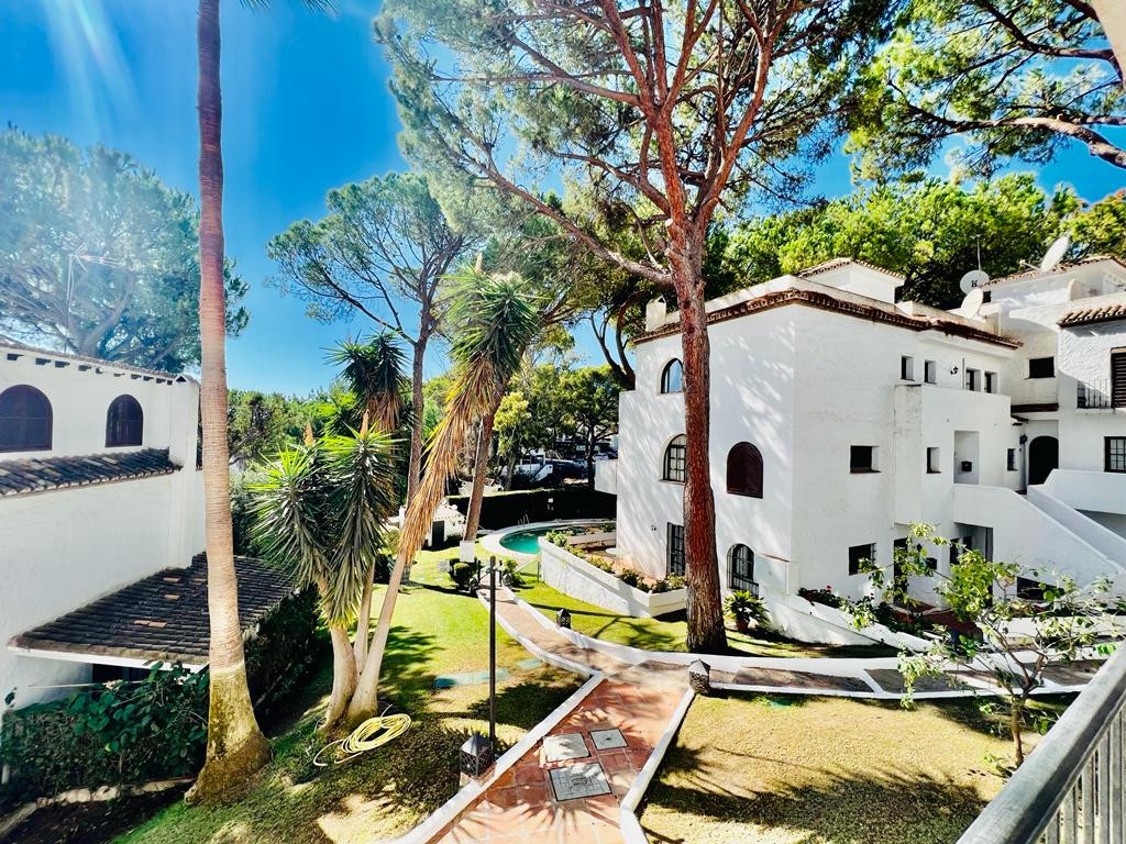 https://cdn.resales-online.com/public/tvd64zcaq6/properties/38c787f950fa11ed98460217bc231ef4/w1200/1-7980e48d732b6fc85c14b43b94d2aa54.jpg?v=1666330714