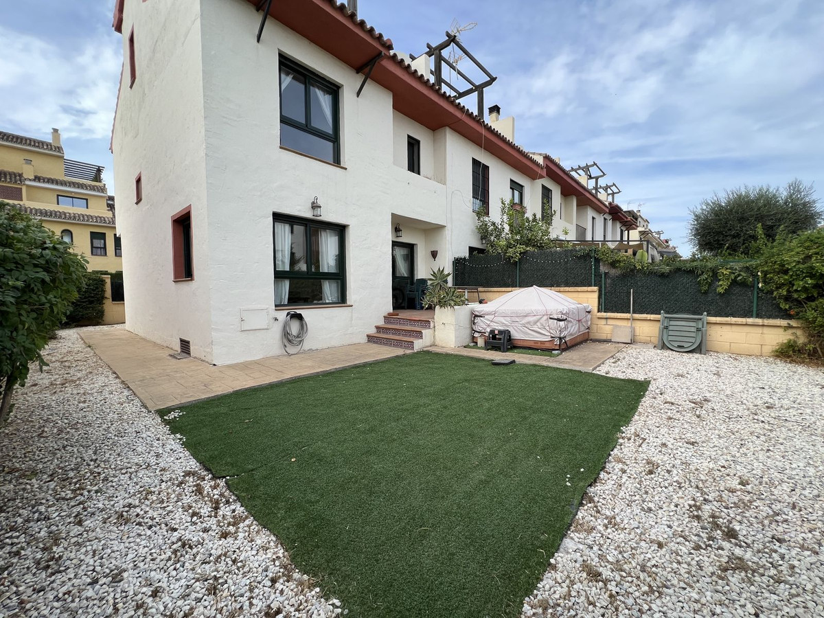 https://cdn.resales-online.com/public/l5qiehb852/properties/3055771e640811ed98460217bc231ef4/w1200/1-7980e48d732b6fc85c14b43b94d2aa54.jpg?v=1668431434