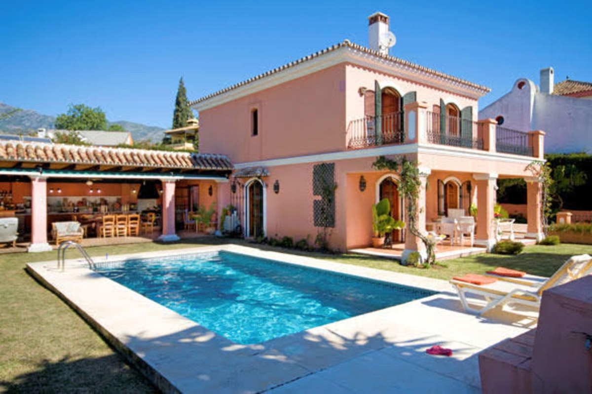 https://cdn.resales-online.com/public/0dajlvabho/properties/ed2f84798b5c11ed98460217bc231ef4/w1200/1-7980e48d732b6fc85c14b43b94d2aa54.jpg?v=1672750275