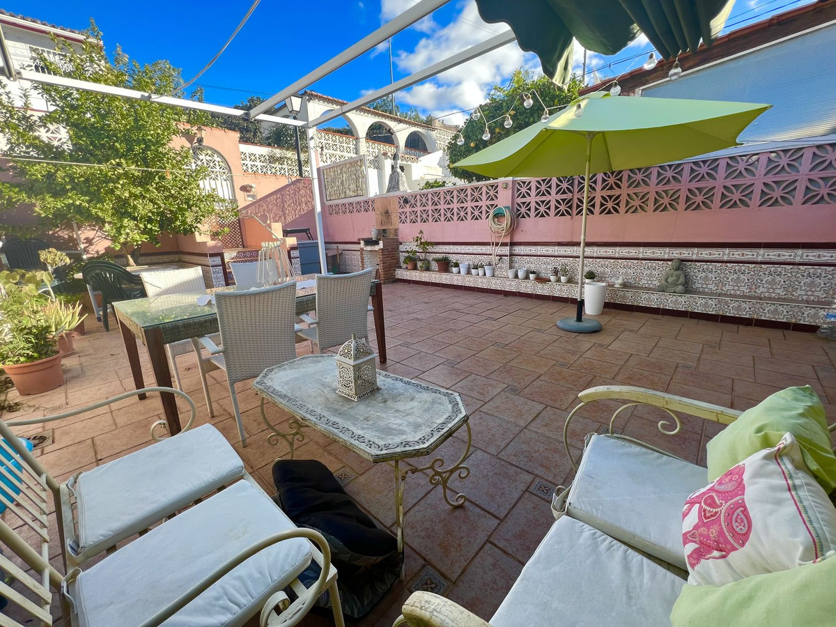 https://cdn.resales-online.com/public/aa2saqz9w9/properties/cd5c3b1a9b0d11eda53f0217bc231ef4/w1200/1-7980e48d732b6fc85c14b43b94d2aa54.jpg?v=1674479736