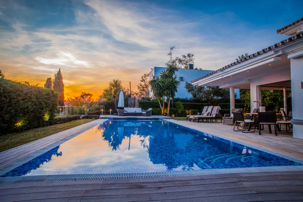 https://cdn.resales-online.com/public/2bislnnf7l/properties/af85bc18a61411ed84bd0217bc231ef4/w1200/1-7980e48d732b6fc85c14b43b94d2aa54.jpg?v=1675687929
