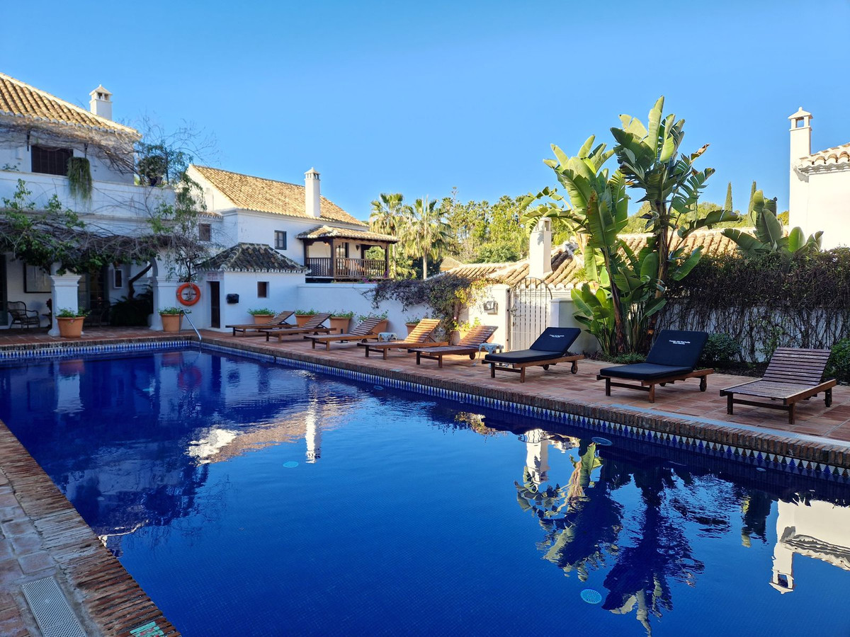 https://cdn.resales-online.com/public/99zp9ow7t6/properties/043b2dcea6c711ed84bd0217bc231ef4/w1200/1-7980e48d732b6fc85c14b43b94d2aa54.jpg?v=1675764988