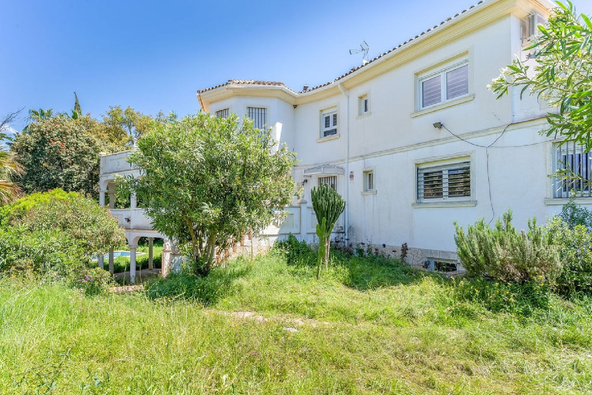 https://cdn.resales-online.com/public/41nkvvtlj3/properties/669ad808b29911ed84bd0217bc231ef4/w1200/1-7980e48d732b6fc85c14b43b94d2aa54.jpg?v=1677064945