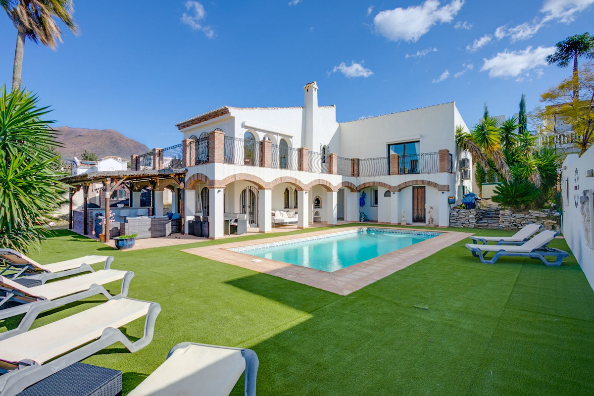 https://cdn.resales-online.com/public/u1cq0gh9nu/properties/ef5c9dceb67311ed84bd0217bc231ef4/w1200/1-7980e48d732b6fc85c14b43b94d2aa54.jpg?v=1677502446