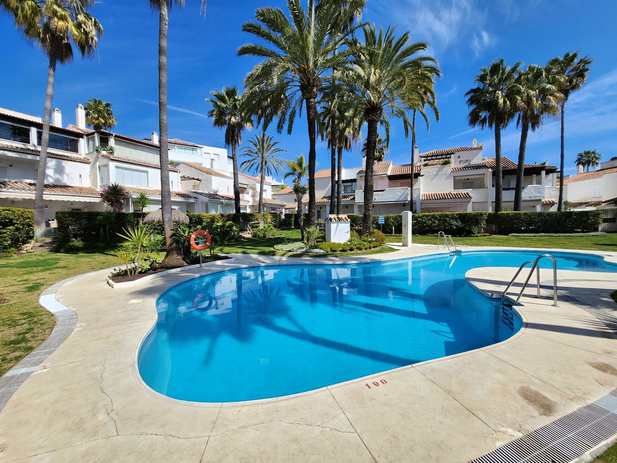 https://cdn.resales-online.com/public/y319akz17d/properties/284055bec8a411ed84bd0217bc231ef4/w1200/1-7980e48d732b6fc85c14b43b94d2aa54.jpg?v=1679488021