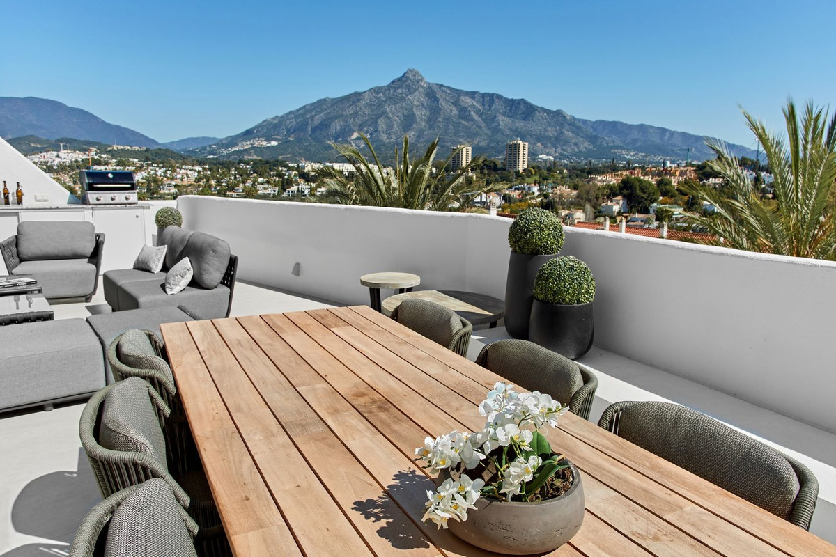 https://cdn.resales-online.com/public/cbme36kmjt/properties/2fdb175eca6e11ed84bd0217bc231ef4/w1200/1-7980e48d732b6fc85c14b43b94d2aa54.jpg?v=1679699679