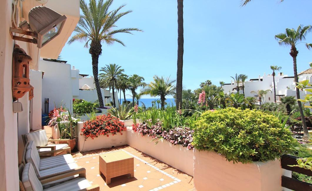https://cdn.resales-online.com/public/1aj4phdcqs/properties/f49410b5e4bd11edb6600217bc231ef4/w1200/1-7980e48d732b6fc85c14b43b94d2aa54.jpg?v=1682577602