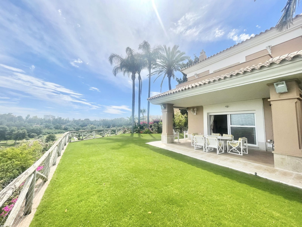 https://cdn.resales-online.com/public/z3cjx8yp8n/properties/0d15b518f0b711edb6600217bc231ef4/w1200/1-7980e48d732b6fc85c14b43b94d2aa54.jpg?v=1683897452