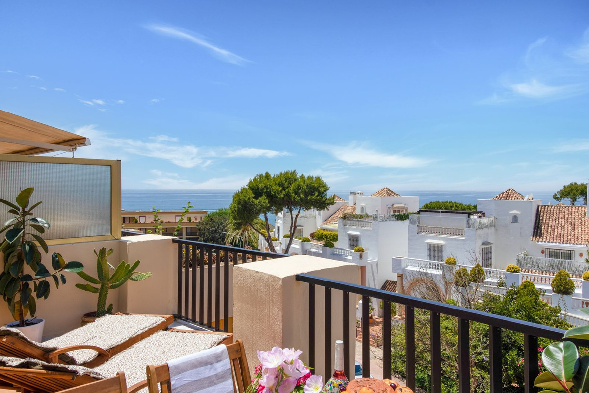 https://cdn.resales-online.com/public/hav3325kpu/properties/17d46847046711eeb6600217bc231ef4/w1200/1-7980e48d732b6fc85c14b43b94d2aa54.jpg?v=1686060557