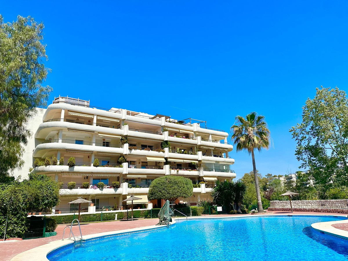 https://cdn.resales-online.com/public/a5ssrfvfdl/properties/b3b57f72c97811ed84bd0217bc231ef4/w1200/1-7980e48d732b6fc85c14b43b94d2aa54.jpg?v=1680613081