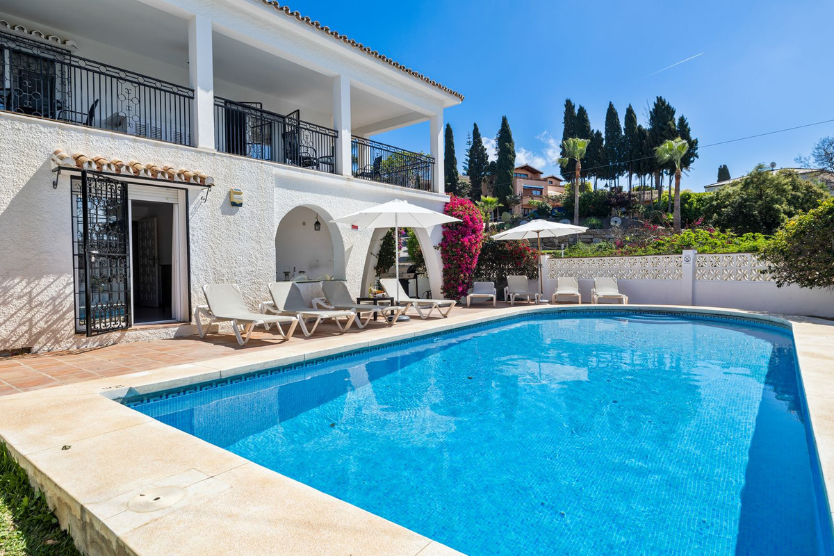 https://cdn.resales-online.com/public/rvs13crsz7/properties/c4ec42f7dd1111ed84bd0217bc231ef4/w1200/23-79897b85162c6a486c7a4d1eb46924dd.jpg?v=1681734937