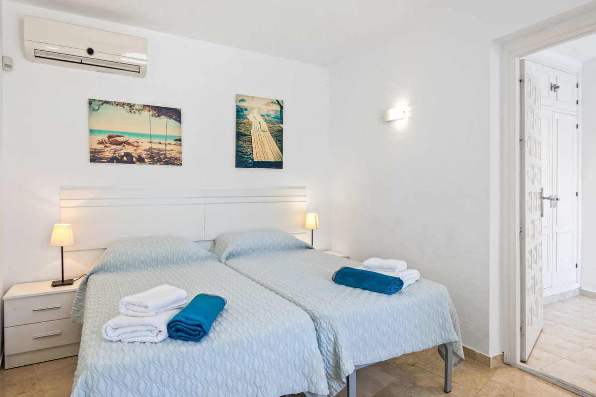 https://cdn.resales-online.com/public/rvs13crsz7/properties/c4ec42f7dd1111ed84bd0217bc231ef4/w1200/24-613bbc26f32d7013d348ef202dd30a43.jpg?v=1681734937