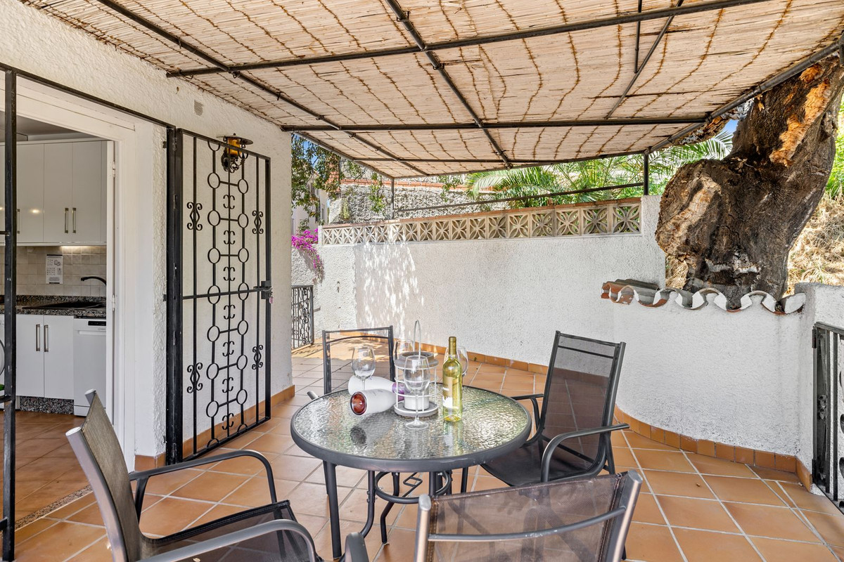 https://cdn.resales-online.com/public/rvs13crsz7/properties/c4ec42f7dd1111ed84bd0217bc231ef4/w1200/7-aa4cc561180b369757c0bb4af9886cd3.jpg?v=1681734937
