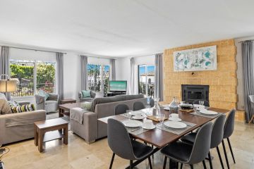 https://cdn.resales-online.com/public/rvs13crsz7/properties/c4ec42f7dd1111ed84bd0217bc231ef4/w1200/2-5bd7b9d04b45e33852eaf0ec6670150d.jpg?v=1681734937
