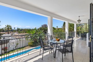 https://cdn.resales-online.com/public/rvs13crsz7/properties/c4ec42f7dd1111ed84bd0217bc231ef4/w1200/9-467d0cee5b725f3ef65f102a0c2e69c0.jpg?v=1681734937
