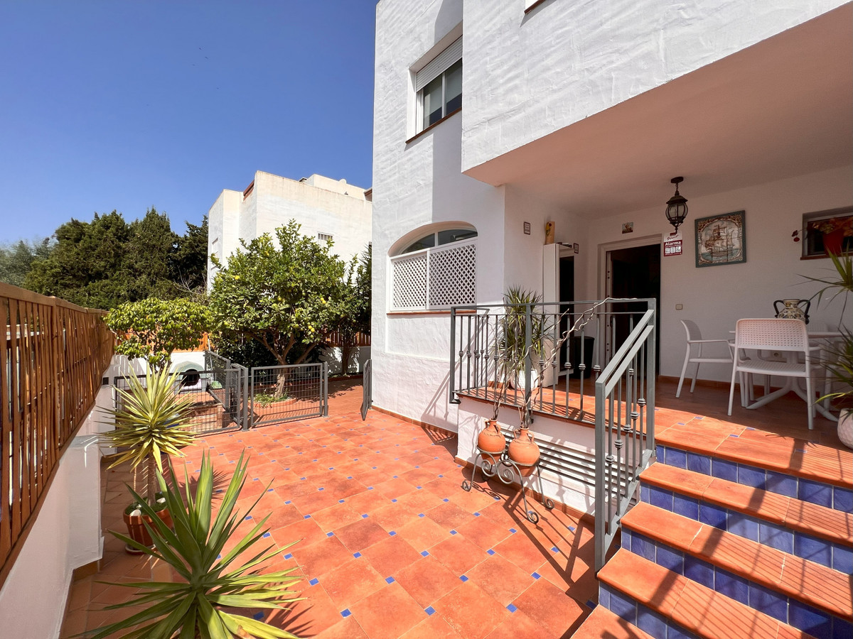 https://cdn.resales-online.com/public/h09gmvnpl4/properties/6c50643b3d9a11eea7b50217bc231ef4/w1200/1-7980e48d732b6fc85c14b43b94d2aa54.jpg?v=1692780168