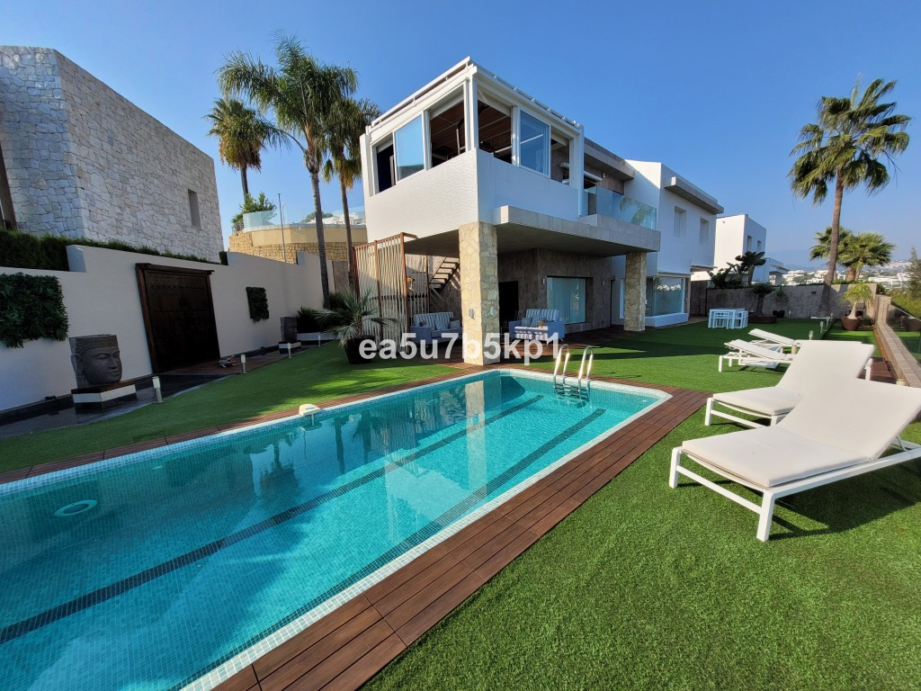 https://cdn.resales-online.com/public/ea5u7b5kp1/properties/a703c0a7fc5611edb6600217bc231ef4/w1200/1-7980e48d732b6fc85c14b43b94d2aa54.jpg?v=1691479235
