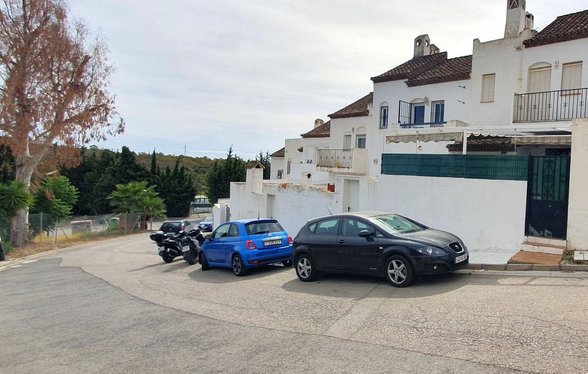 https://cdn.resales-online.com/public/ii7dbiqcgd/properties/04de95bf5a0211eea6080217bc231ef4/w1200/1-7980e48d732b6fc85c14b43b94d2aa54.jpg?v=1695471304
