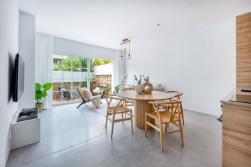 https://cdn.resales-online.com/public/3bbmoql3c8/properties/b3b46c81583911eea6080217bc231ef4/w1200/1-7980e48d732b6fc85c14b43b94d2aa54.jpg?v=1695275134