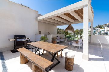 https://cdn.resales-online.com/public/qrqes0cui1/properties/41ba59a23dcd11eea7b50217bc231ef4/w1200/1-7980e48d732b6fc85c14b43b94d2aa54.jpg?v=1693836649