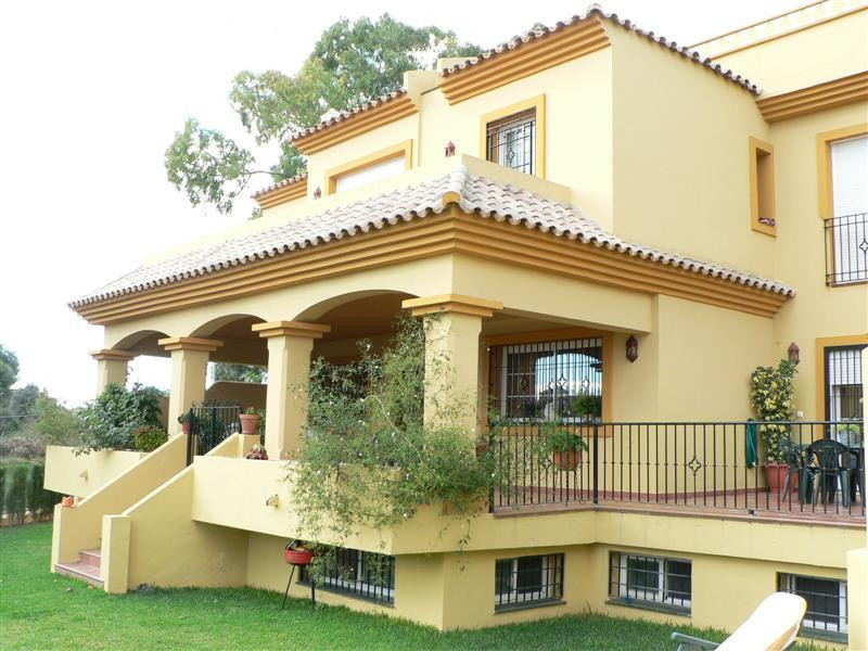 https://cdn.resales-online.com/public/qdjtjebe7p/properties/jqyfoxakqwsxyyv/w1200/1-7980e48d732b6fc85c14b43b94d2aa54.jpg?v=1648472911