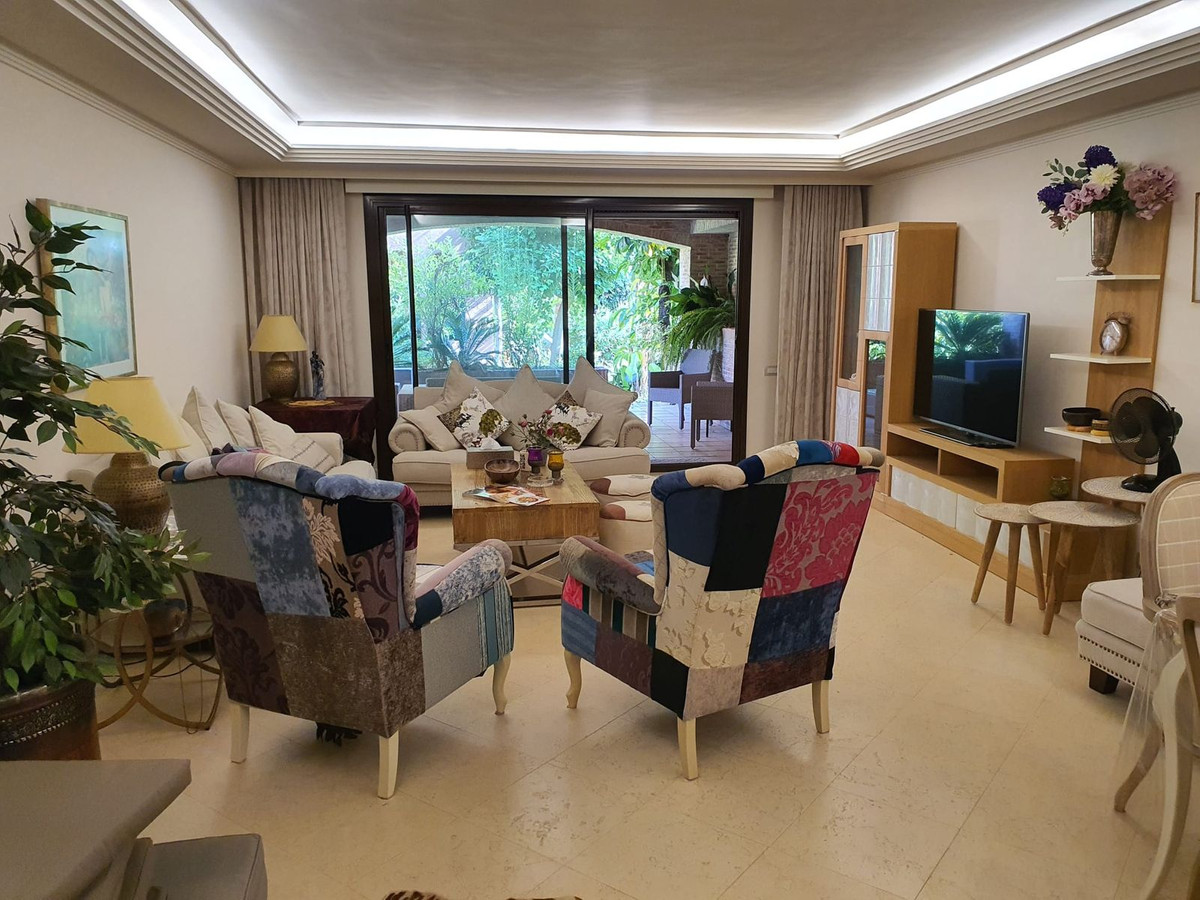 https://cdn.resales-online.com/public/cgpwbkb3l1/properties/c0d461440a6f11eda97d0217bc231ef4/w1200/1-7980e48d732b6fc85c14b43b94d2aa54.jpg?v=1658578158