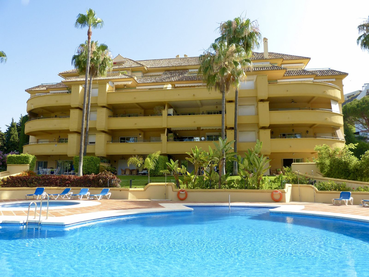 https://cdn.resales-online.com/public/r6fpf5cduc/properties/ee75d84addbd11eca97d0217bc231ef4/w1200/1-7980e48d732b6fc85c14b43b94d2aa54.jpg?v=1655116955