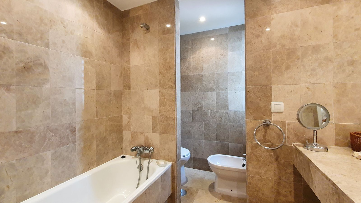 https://cdn.resales-online.com/public/ii7dbiqcgd/properties/0dfed666133411eda97d0217bc231ef4/w1200/19-d0ed7da2012a09046d307c195d98e7d6.jpg?v=1659538904
