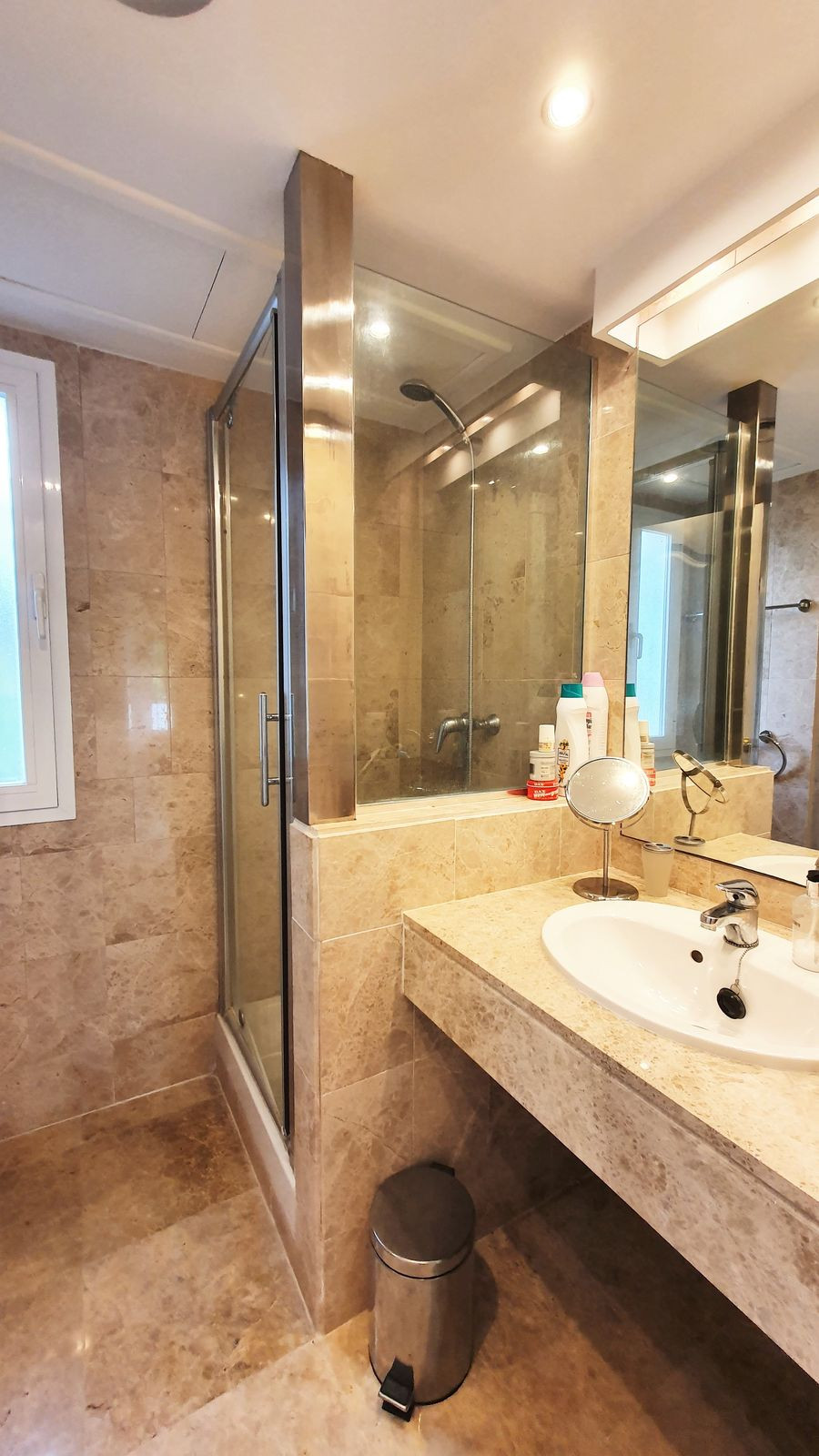https://cdn.resales-online.com/public/ii7dbiqcgd/properties/0dfed666133411eda97d0217bc231ef4/w1200/27-f6e8bc237ba13ac4c268badec6354f3d.jpg?v=1661186378