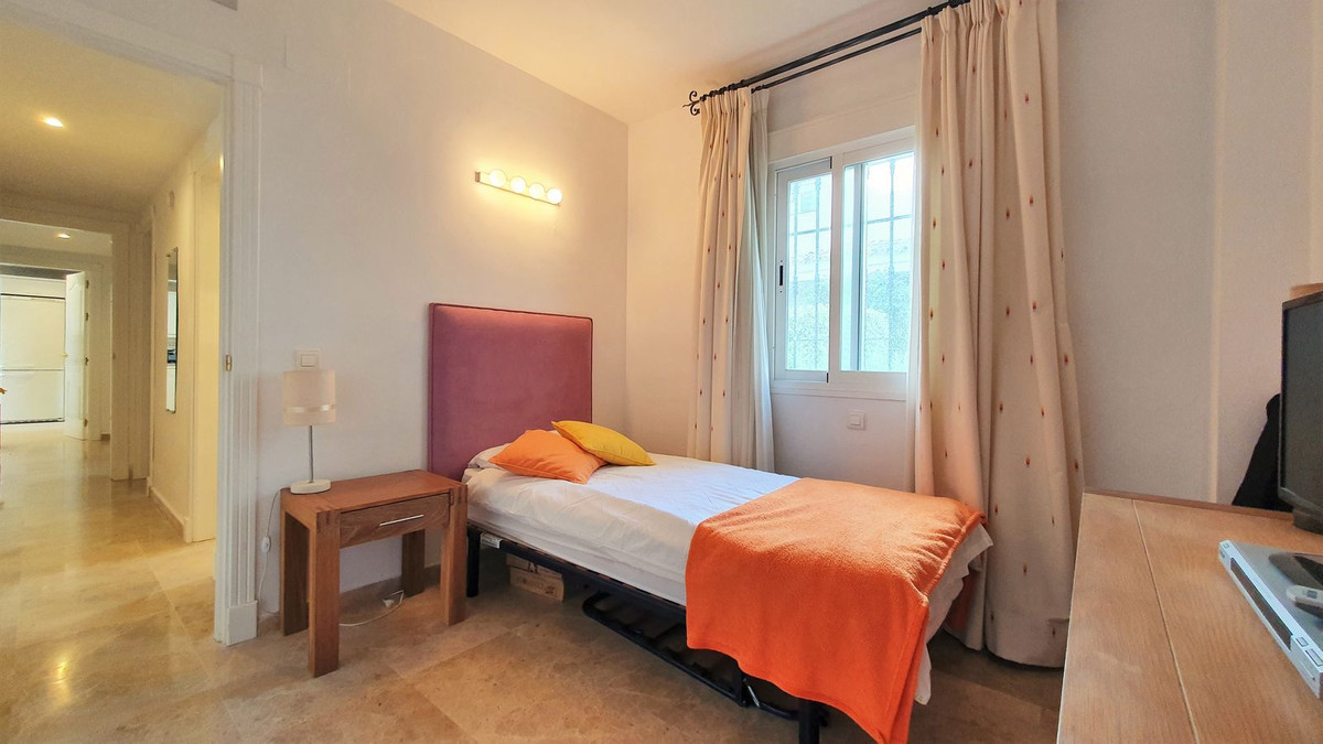 https://cdn.resales-online.com/public/ii7dbiqcgd/properties/0dfed666133411eda97d0217bc231ef4/w1200/29-7c2f312881aea9bbe9ddaeb9640e2c9a.jpg?v=1661186378