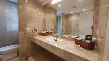https://cdn.resales-online.com/public/ii7dbiqcgd/properties/0dfed666133411eda97d0217bc231ef4/w1200/18-cc72f169493c096e712837ff5d8b6e41.jpg?v=1659538904