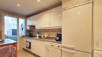 https://cdn.resales-online.com/public/ii7dbiqcgd/properties/0dfed666133411eda97d0217bc231ef4/w1200/9-467d0cee5b725f3ef65f102a0c2e69c0.jpg?v=1659538904