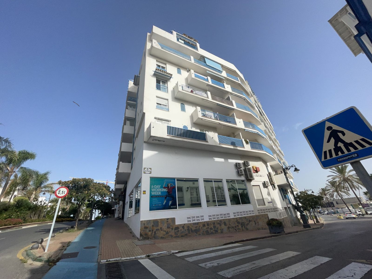 https://cdn.resales-online.com/public/t2k3jmpl4k/properties/dc85fbb0497411ed98460217bc231ef4/w1200/1-7980e48d732b6fc85c14b43b94d2aa54.jpg?v=1665504097