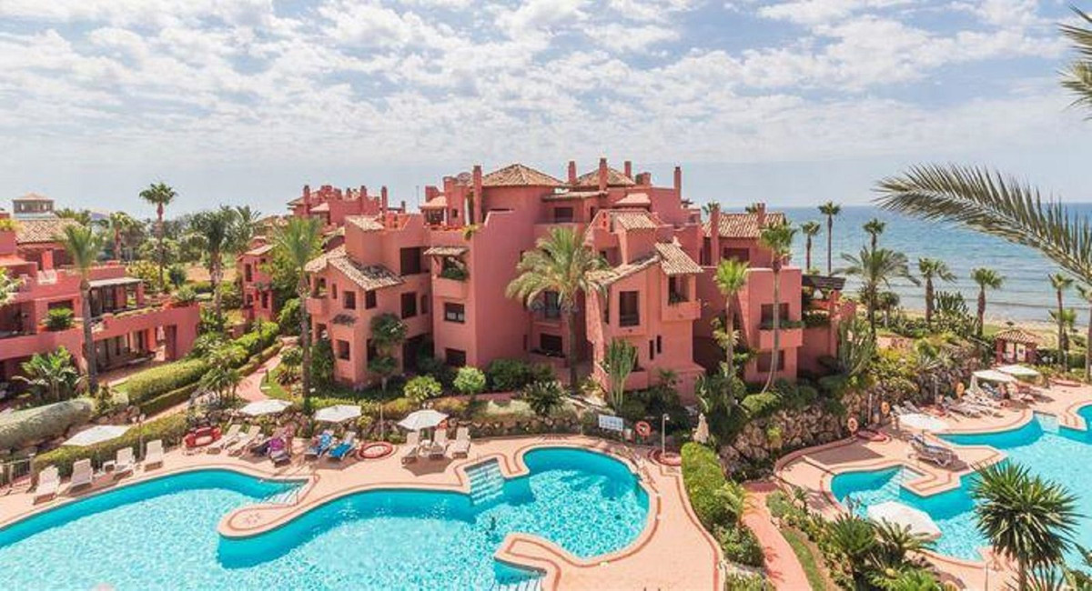 https://cdn.resales-online.com/public/j642teg5ce/properties/02717f5056d511ed98460217bc231ef4/w1200/1-7980e48d732b6fc85c14b43b94d2aa54.jpg?v=1666975450