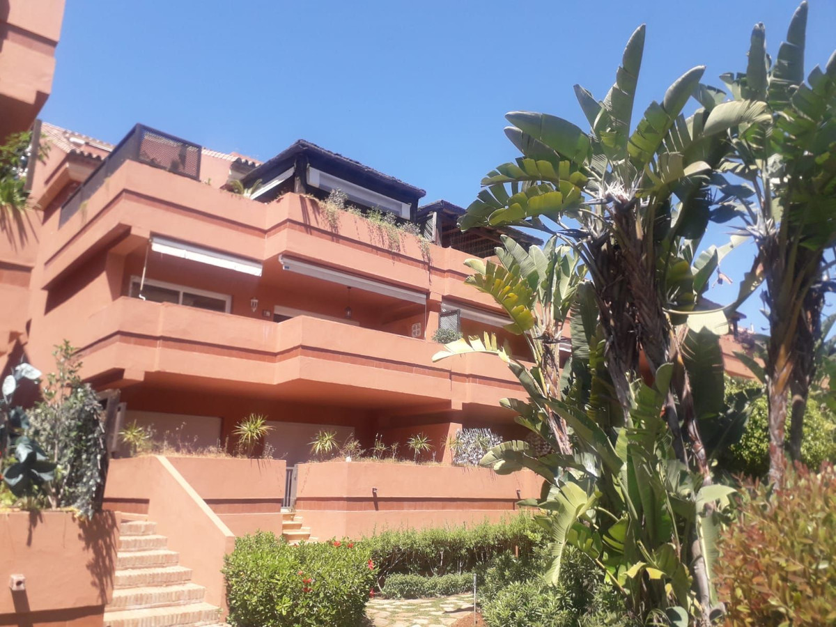 https://cdn.resales-online.com/public/9fkmme21ui/properties/f8eb26a7d4fd11eca97d0217bc231ef4/w1200/1-7980e48d732b6fc85c14b43b94d2aa54.jpg?v=1652799082