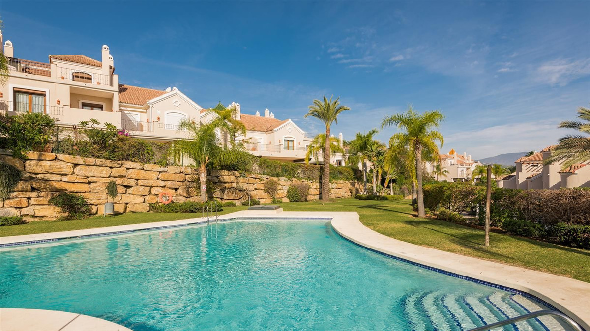 https://cdn.resales-online.com/public/b3evhsn1uj/properties/8185c65b666d11ed98460217bc231ef4/w1200/1-7980e48d732b6fc85c14b43b94d2aa54.jpg?v=1668689605