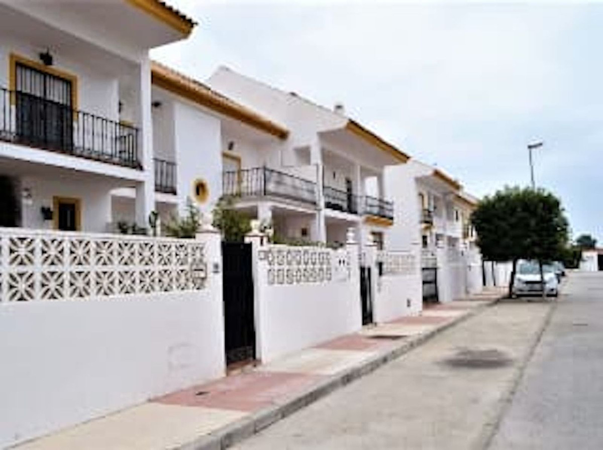 https://cdn.resales-online.com/public/25mec9ljyd/properties/781e68cb86f411ed98460217bc231ef4/w1200/1-7980e48d732b6fc85c14b43b94d2aa54.jpg?v=1672265838