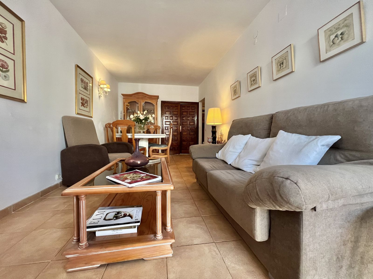 https://cdn.resales-online.com/public/aa2saqz9w9/properties/cd5c3b1a9b0d11eda53f0217bc231ef4/w1200/2-5bd7b9d04b45e33852eaf0ec6670150d.jpg?v=1674479736