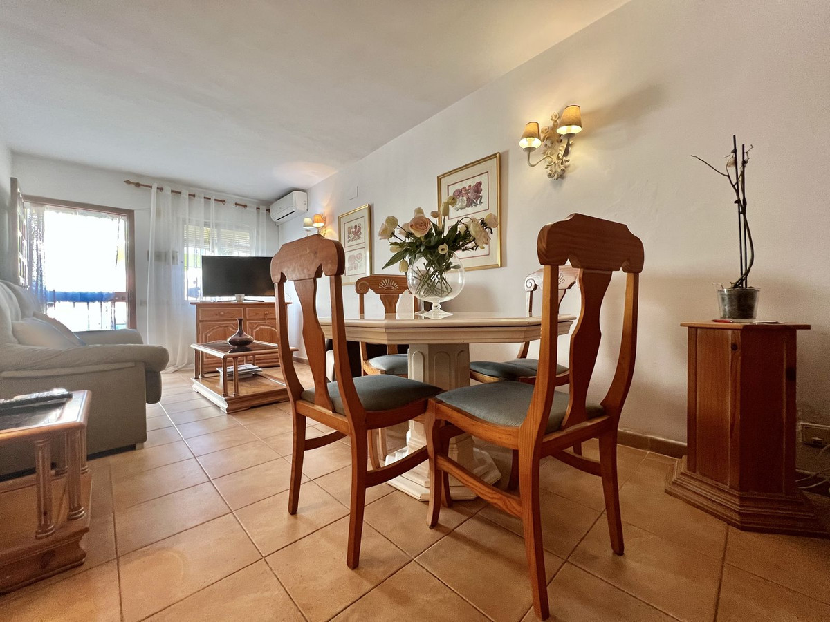 https://cdn.resales-online.com/public/aa2saqz9w9/properties/cd5c3b1a9b0d11eda53f0217bc231ef4/w1200/10-bb915d1cb19341576dcdc994b81ab9c5.jpg?v=1674479736