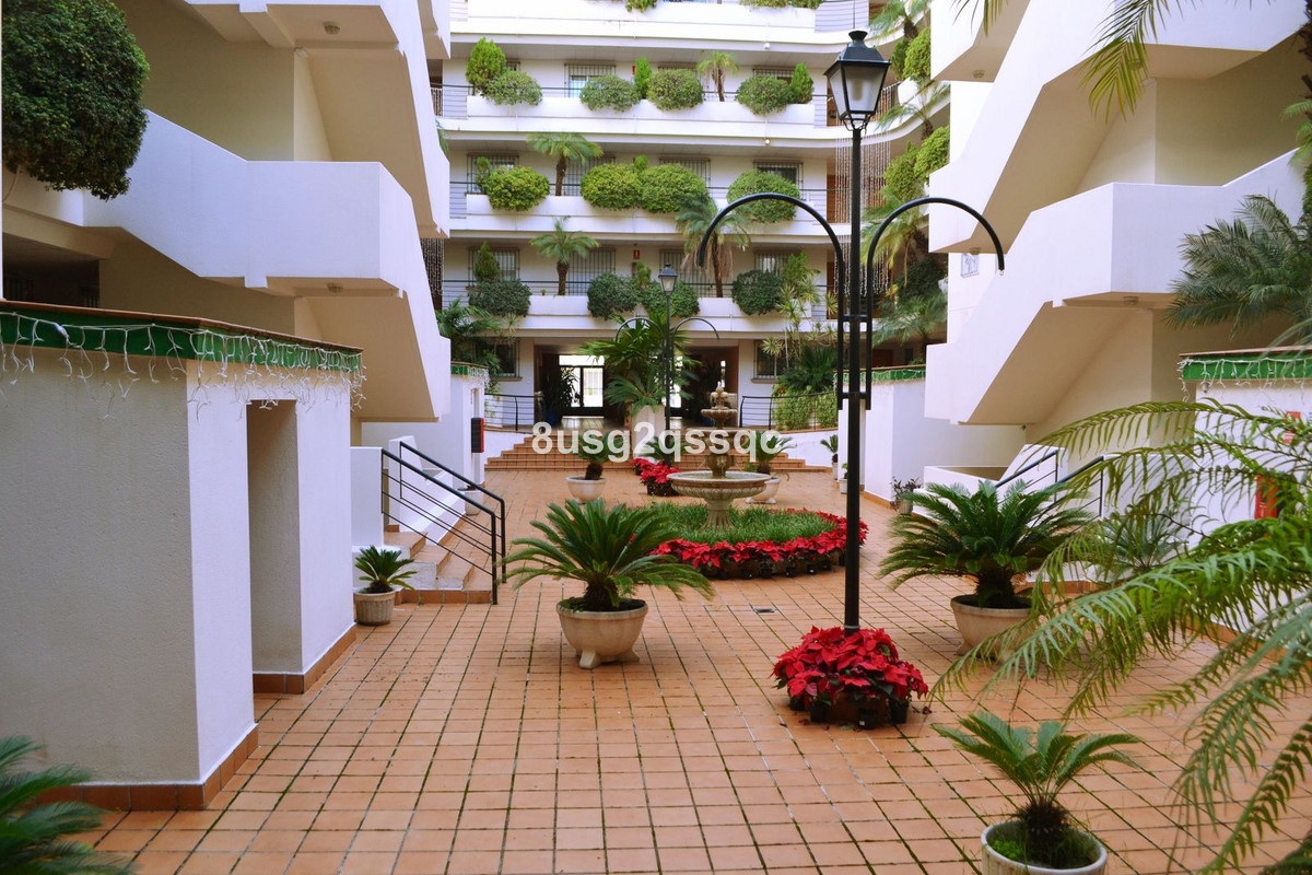 https://cdn.resales-online.com/public/8usg2qssqc/properties/bb7972c99bd911eda53f0217bc231ef4/w1200/1-7980e48d732b6fc85c14b43b94d2aa54.jpg?v=1674756887