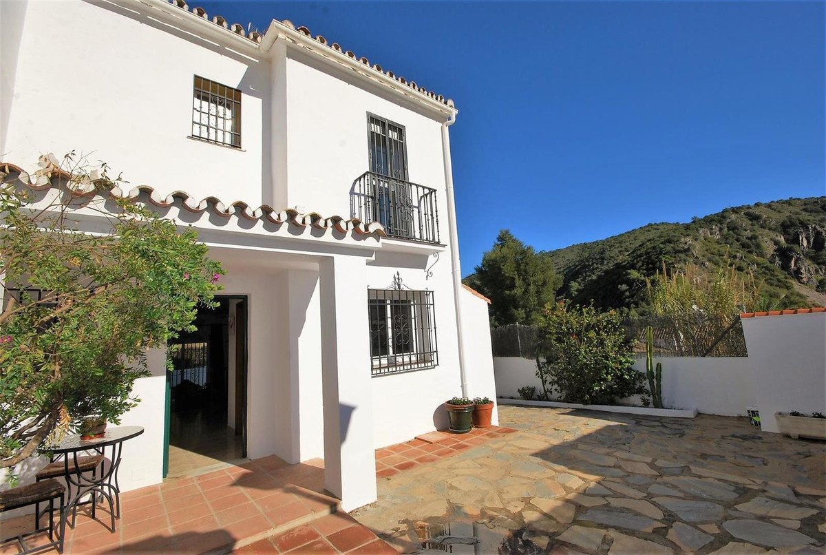 https://cdn.resales-online.com/public/10sb867g0f/properties/0e3a53017a1c11ed98460217bc231ef4/w1200/1-7980e48d732b6fc85c14b43b94d2aa54.jpg?v=1670853243