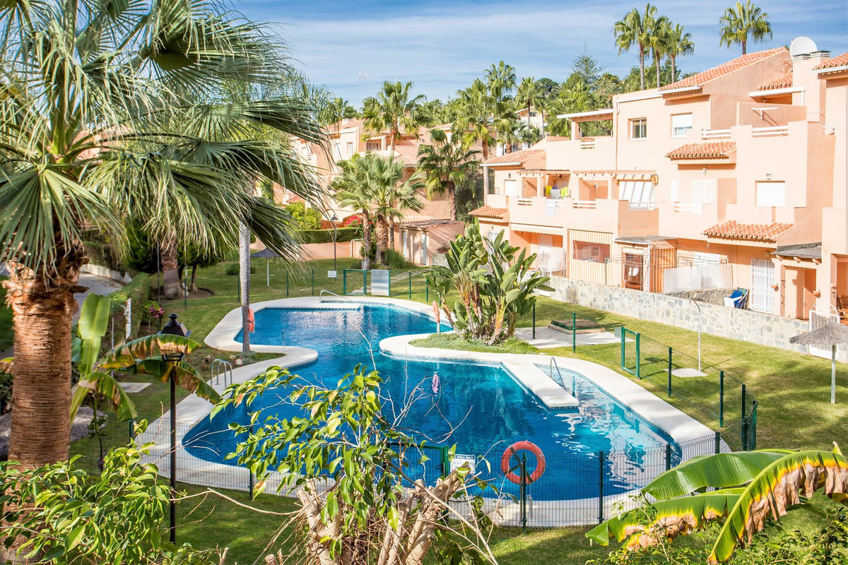 https://cdn.resales-online.com/public/z3cjx8yp8n/properties/0d05370ab14711ed84bd0217bc231ef4/w1200/1-7980e48d732b6fc85c14b43b94d2aa54.jpg?v=1676981046