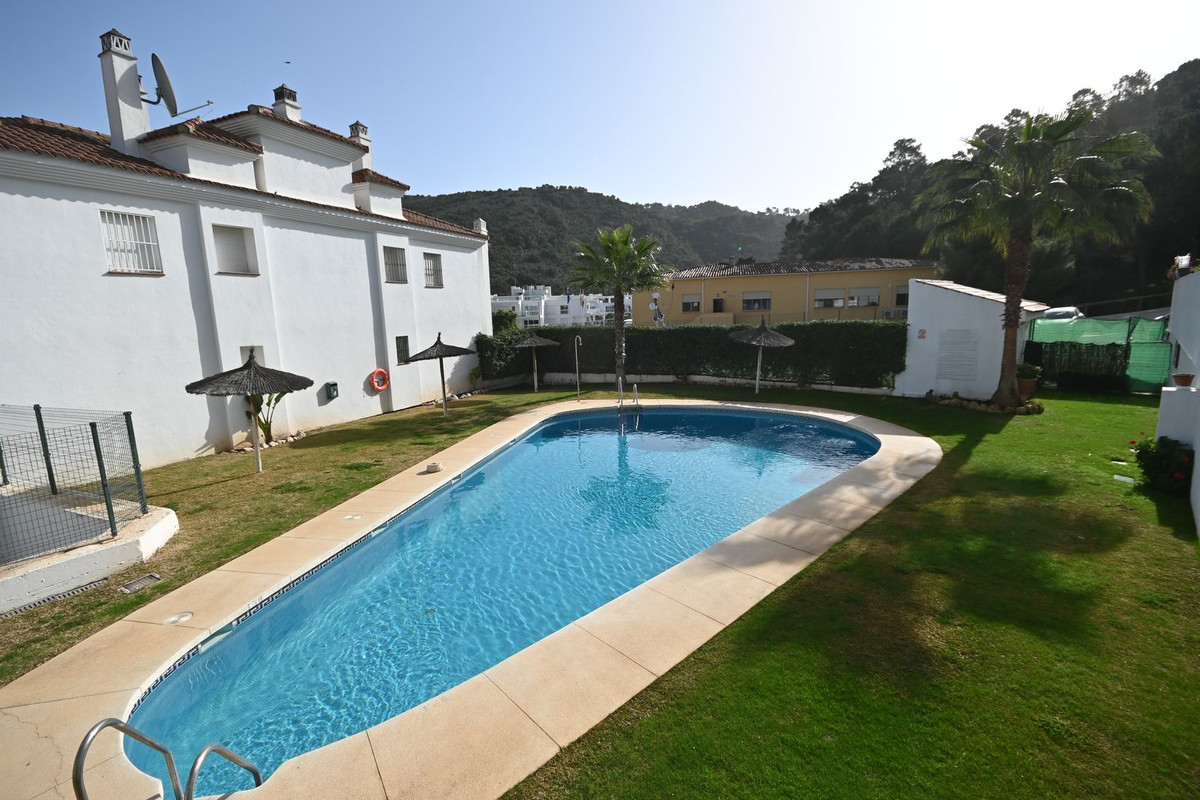 https://cdn.resales-online.com/public/10sb867g0f/properties/5428ac6cb2a811ed84bd0217bc231ef4/w1200/1-7980e48d732b6fc85c14b43b94d2aa54.jpg?v=1677072479