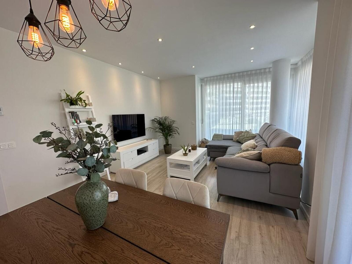 https://cdn.resales-online.com/public/6pcoehzhpl/properties/08f2ff5bc4c011ed84bd0217bc231ef4/w1200/1-7980e48d732b6fc85c14b43b94d2aa54.jpg?v=1679406210