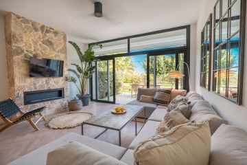 https://cdn.resales-online.com/public/cewomivt9o/properties/a3e6ee66c56b11ed84bd0217bc231ef4/w1200/1-7980e48d732b6fc85c14b43b94d2aa54.jpg?v=1679753071