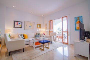 https://cdn.resales-online.com/public/e1tb6rm0ul/properties/b4e8987dcde711ed84bd0217bc231ef4/w1200/1-7980e48d732b6fc85c14b43b94d2aa54.jpg?v=1680066657