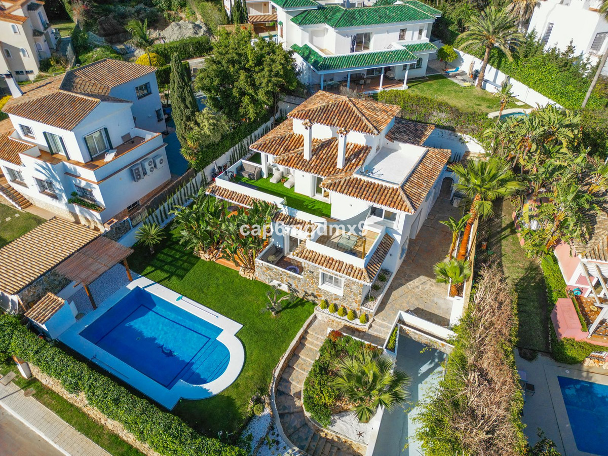https://cdn.resales-online.com/public/cap6mgdmx9/properties/f4fad1e76d9c11ed98460217bc231ef4/w1200/1-7980e48d732b6fc85c14b43b94d2aa54.jpg?v=1680042477