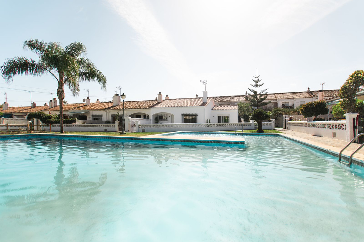 https://cdn.resales-online.com/public/wz0gv5vm5k/properties/304a7df8cfe911ed84bd0217bc231ef4/w1200/1-7980e48d732b6fc85c14b43b94d2aa54.jpg?v=1680291861